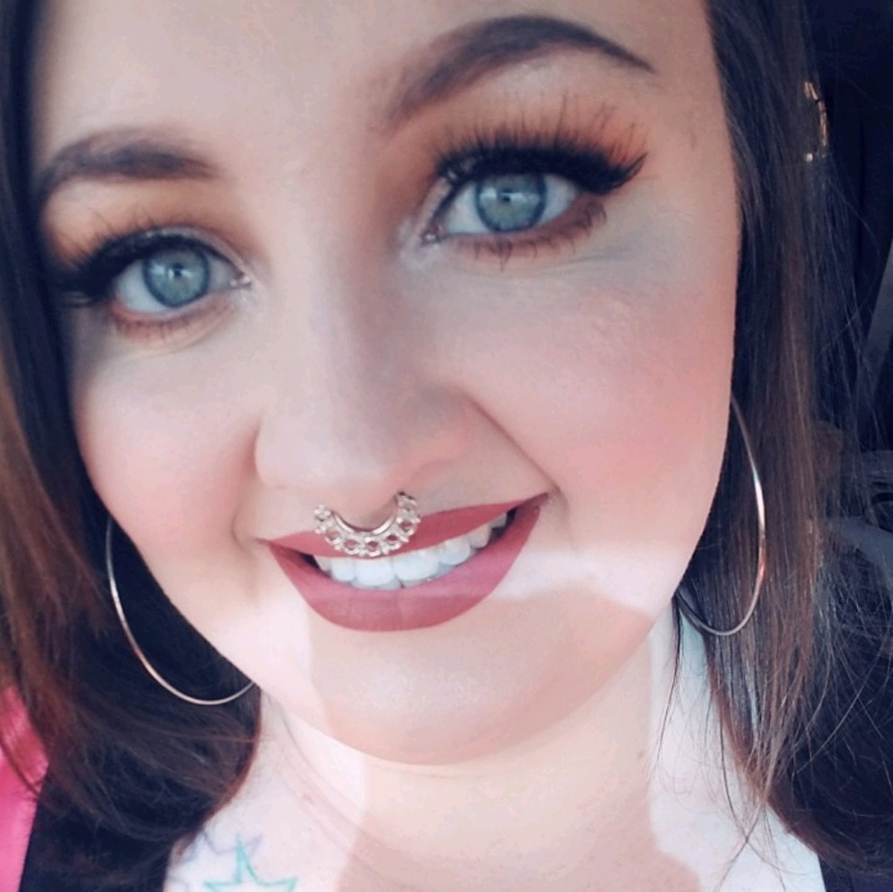 Meet your Posher, Angela